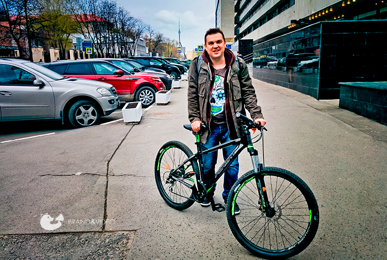 Андрей Натахин с велосипедом